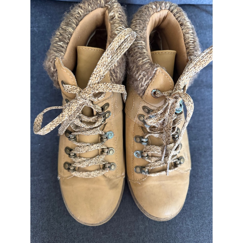 Womens Tan Lace Up Hiking Boots with Knit Sweater Collar Size 7.5